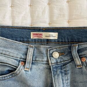 Signature by Levi Strauss Women's High-Rise Jeans - Light Blue